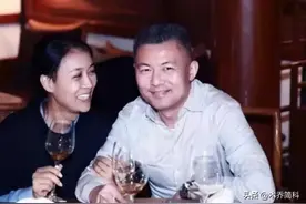 那英豪掷4000万开一家酒吧，一天晚上，一个煤老板喝得大醉图片
