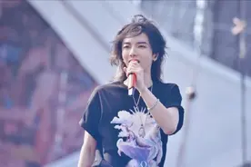 非冷门歌手华晨宇的歌，“听不懂，但是很受震撼”图片