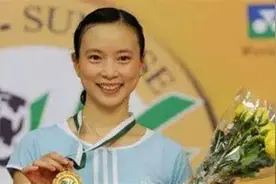 羽毛球名将皮红艳，因个子矮小被国家队开除，无奈加入外籍夺11冠图片