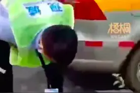 女子科目三考试把安全员开吐了，教练：驾考新规定要不断停车，感觉特别好笑图片