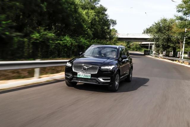 沃尔沃XC90 T8：709牛·米，百公里不到3个油，回头率超高