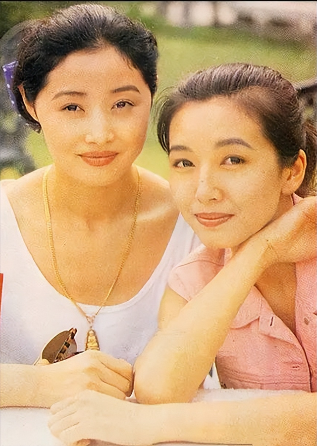 刘蓓两离三婚：恩怨已随清风去，巨额债务压不垮婚姻