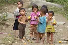 实拍真实的越南农村，女孩很漂亮，难怪越南媳妇这么受欢迎！图片