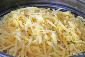 以后白萝卜就这样吃，放锅里蒸一蒸，出锅太香了，营养下饭又解馋图片