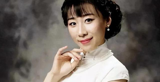 “一尿成名”任素汐：上半身是平凡，下半身是贪婪，又丑又火辣！