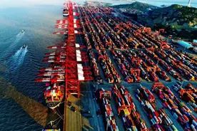 中国700亿建造世界第一港，吞吐量超全美总和，这个港口有多重要图片