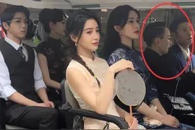 61岁宋丹丹退休后再次复出，穿旗袍皮肤显松弛，疑为孙子赚奶粉钱图片