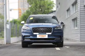 美式豪华VS北欧简约 林肯飞行家对比沃尔沃XC90图片