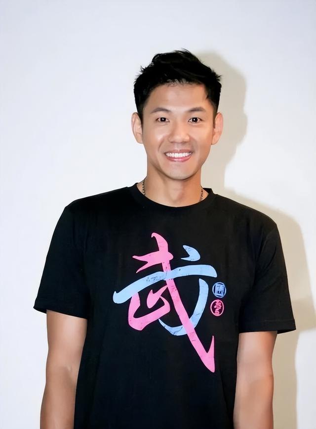 港媒曝范玮琪王力宏4人激情视频！画面全裸辣眼，周杰伦早有暗示