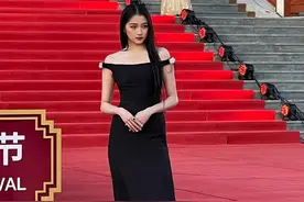 北影闭幕亮点：刘晓庆原地旋转，关晓彤妆容显脏，马苏手挽尔冬升图片
