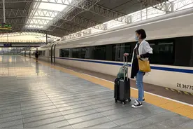 太便捷了，没带身份证也可以坐动车，还可打印车票图片