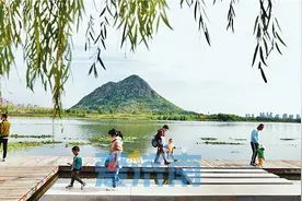 济南：鹊华秋色 山水胜境图片