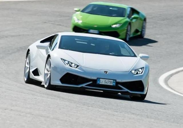 全屏超高清的超跑豪车壁纸 .欣赏一下 ！#创作灵感