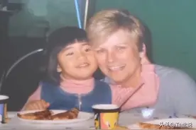 94年，美国妇女收养中国弃婴，19年后带养女跨国寻亲：我不怨你们图片