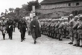 蒋介石手下八位虎将，7人去了台湾，还有一人没去，后来如何？图片