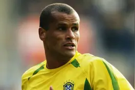 绝对巨星里瓦尔多，叉着罗圈腿站上世界之巅的桑巴鬼才图片