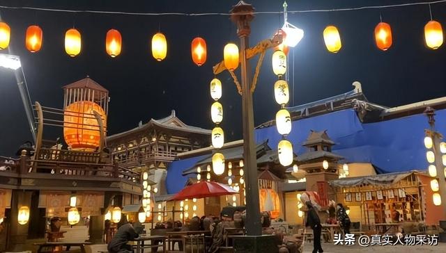 我在横店当4年群演，特殊要求会加钱，光屁股拍戏8000，女的更多