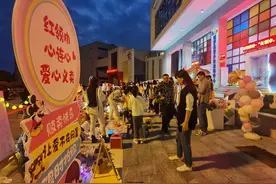 博罗：萌娃“当家”摆摊赚钱，实力演绎“人间有爱”图片