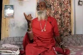 印度苦行僧78年没吃饭没喝水，军方不信，装上监控发现真相图片