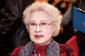“抗癌之星”秦怡高寿100岁，带病照顾儿子半生，长寿有何秘诀？图片