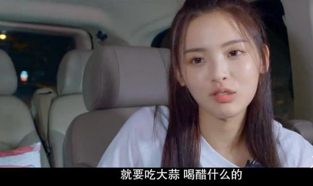 杨超越上位史：从盐城“村花”，到背靠港娱大佬，顶配资源何来？