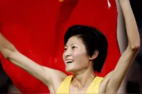 低调的邢慧娜：2004年的金牌不亚于刘翔，退役后考取硕士走上仕途图片