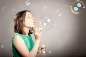 有病菌、不合格！这玩具孩子人手一个，选购时一定要注意这两点图片