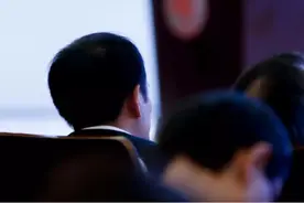 不玩资本游戏，他凭何在别人避之不及的行业中大赚特赚？图片