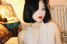 说她俩是蠢欲美女，半夜互扔小作文哭诉，加起来得有800个心眼吧图片