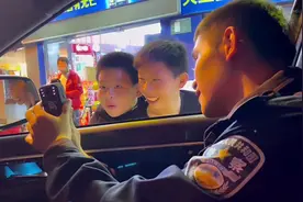湖北公安：2022，萌娃与蜀黍们的那些事~图片