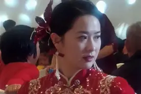 被赞“全网最美”，“国泰民安脸”新娘走红网络，一张脸，大意义图片