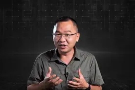 大漠叔叔辞去铁饭碗,只为下海拍片引热议,网友：会是下一个老陈吗图片