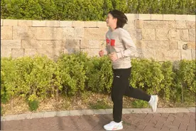 国乒假期在干嘛？莎莎加练，马龙现身环球影城，大胖踢毽子曝豪宅图片