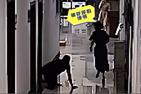 男子在法院调解时装疯卖傻被拘15天图片