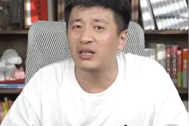 张雪峰称江苏大学不是211胜似211，引起评论区的网友议论纷纷！图片