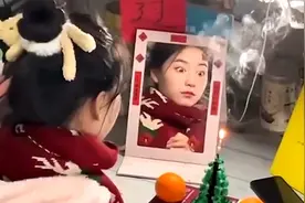 重庆美女大学生许愿六级必过，蜡烛可能觉得太难，被吹熄又自燃了图片
