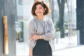 “下半身胖”的50岁女人，建议学学日本主妇这样穿，优雅又显比例图片