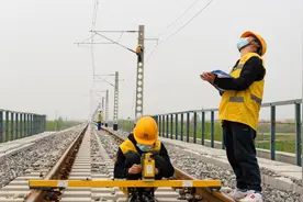 各大铁路局薪资到底有多高？看完工资条，网友们坐不住了图片