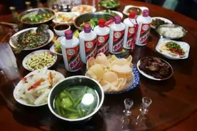 浙江赵公子请客，58名老同学前来，点15瓶52年茅台，账单惊人图片