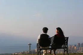 老天安排我讨厌你，是为了更完整地喜欢你图片