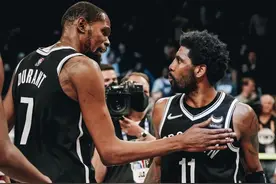 高效！流畅！丝滑！杜兰特欧文诠释何谓超级球星图片