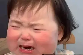 可爱搞笑的表情包：你又在跟哪个妹妹聊天图片