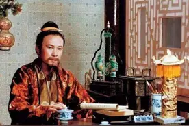 荣国府上千的人口，贾政这个五品小官为什么养得起？图片