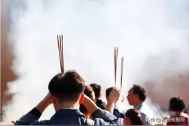 上香为何要根根分开？用哪只手上香？传统沉香线香有这么多讲究？图片