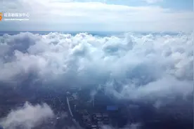 每个人都是飞云之下的一只青鸟，纵然前路曲折，但要勇往无前，无论行至何处，这里，是我们的家。图片