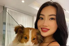 突发！大热港姐割完巨型肿瘤后肚子上留下一道长疤，不介意穿泳装图片
