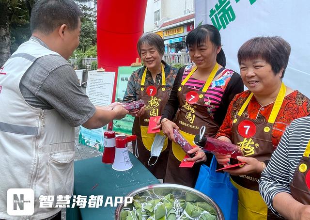 包粽子、演出、做团扇……福州两社区举行“迎端午”主题活动