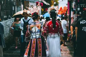 在贵州，少数民族占总人口多大比例？什么族人口最多？图片