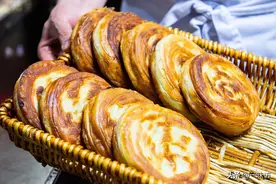 香酥牛肉饼的做法？这样做酥脆掉渣、层次分明，教你在家做！图片