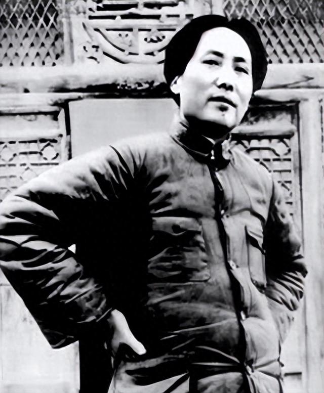 贺子珍逝世20年后，孔东梅揭露真相：毛主席的旧衣里有“秘密”
